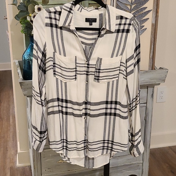 WORN ONCE STITCHFIX Flannel shirt - Picture 2 of 9